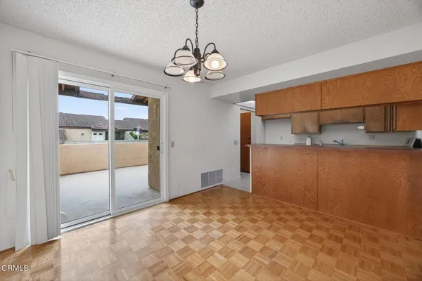 $390,000 | 176 Fashion Park Place, Oxnard, CA 93033