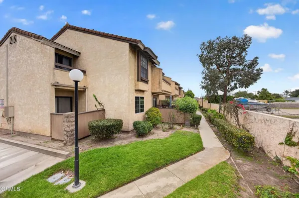 $390,000 | 176 Fashion Park Place, Oxnard, CA 93033
