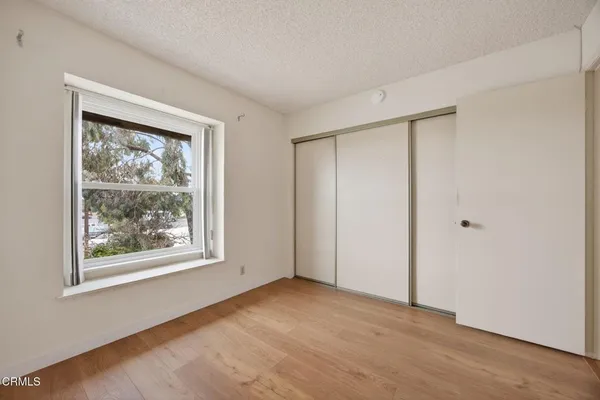 $390,000 | 176 Fashion Park Place, Oxnard, CA 93033