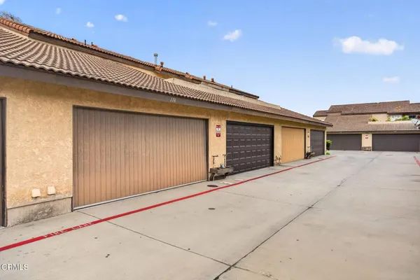 $390,000 | 176 Fashion Park Place, Oxnard, CA 93033