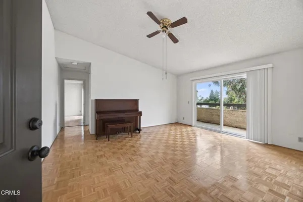 $390,000 | 176 Fashion Park Place, Oxnard, CA 93033