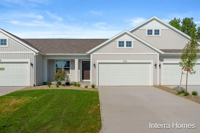 $344,900 | 1533 North Village Circle, Kalamazoo, MI 49009