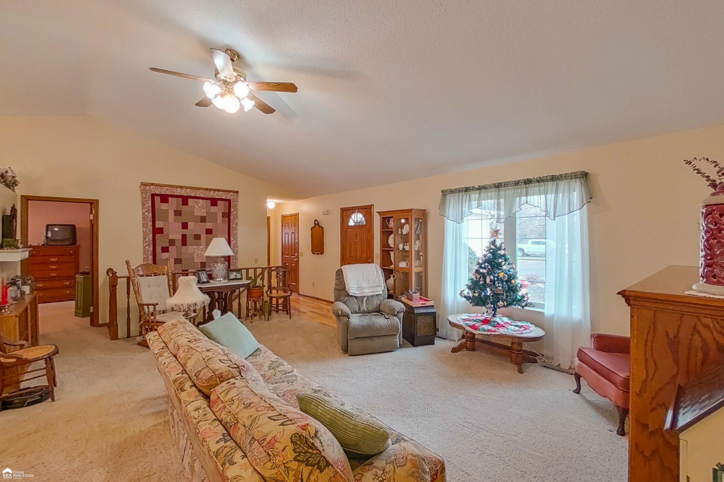 8213 North Seymour Road Flushing, MI 48433 - Photo 10 of 46 50097863-9.JPG