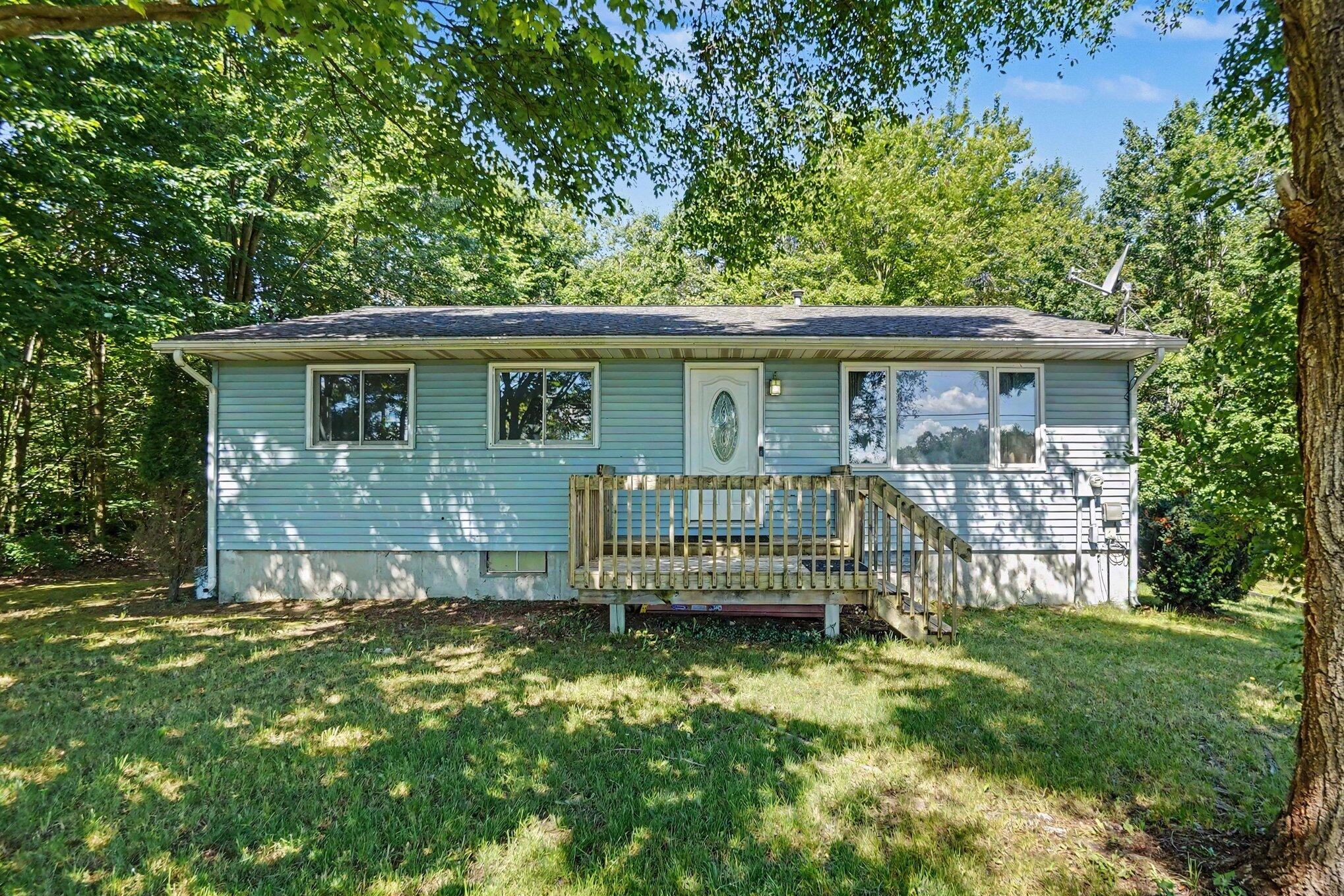 13205 120th Avenue Rodney, MI 49342 - Photo 2 of 32 002_file_9437