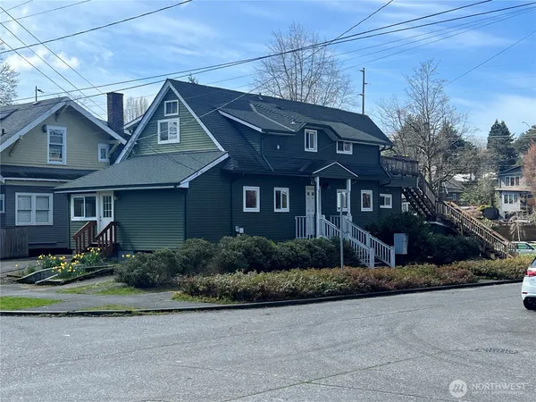 $1,200,000 | 809 Northeast 62nd Street, Seattle, WA 98115