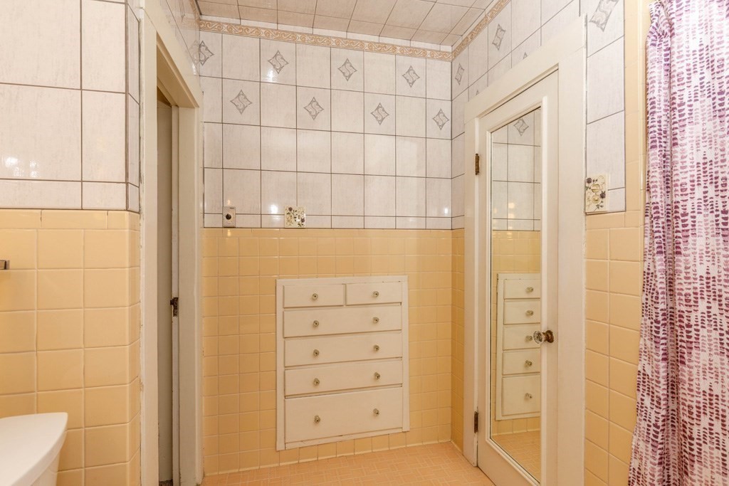 225 Wallingford Avenue Athol, MA 01331 - Photo 14 of 24 a view of a closet