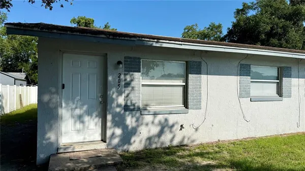 $1,100 | 205 Mill Street, Wildwood, FL 34785