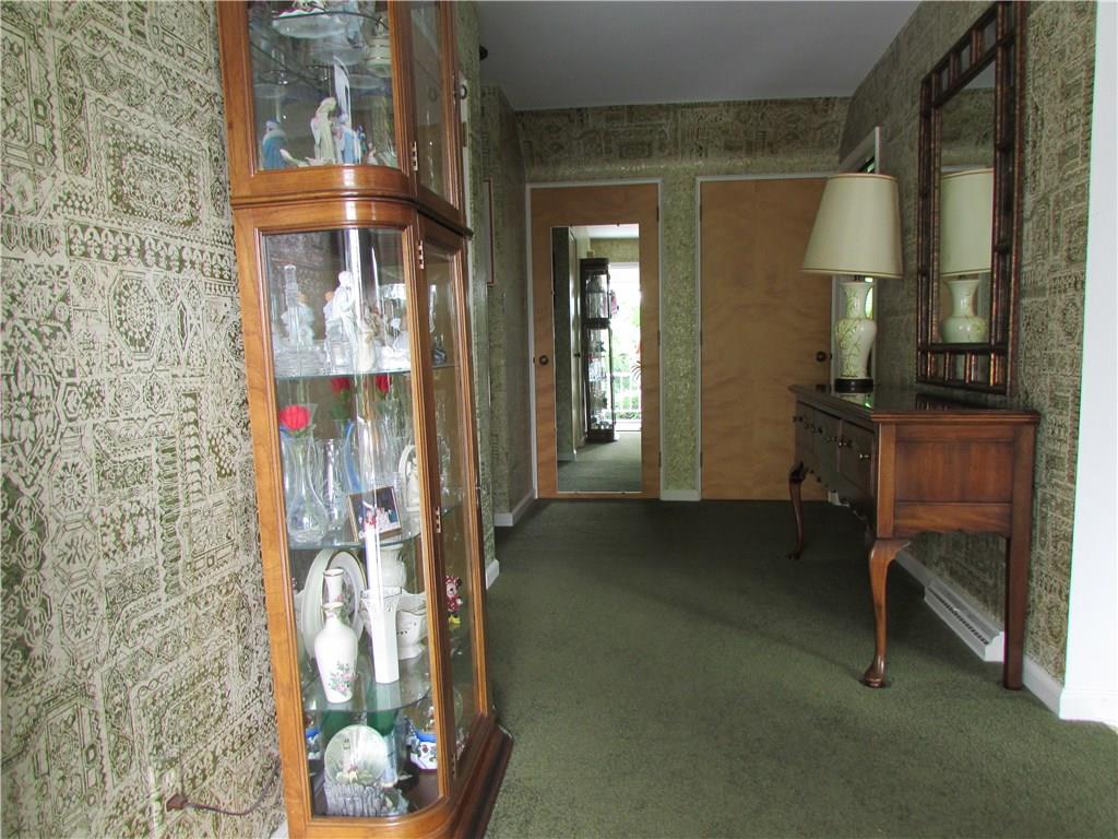 208 Tech Road Pittsburgh, PA 15205 - Photo 3 of 17 Large Entryway!