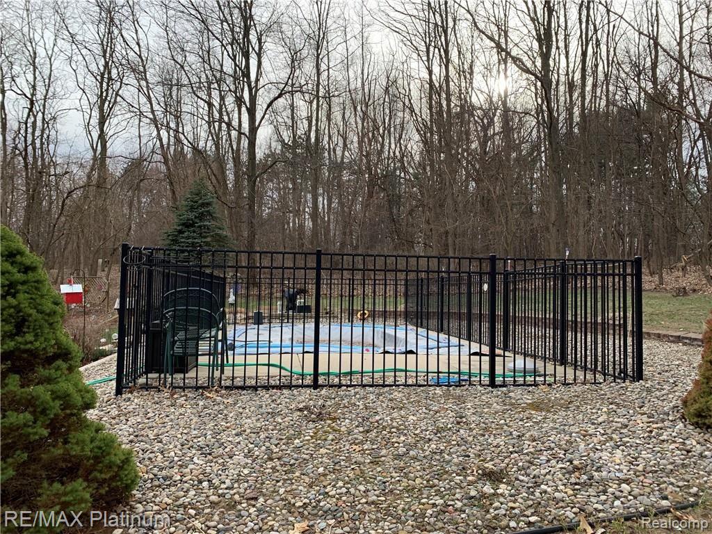 16460 Ridgeview Court Holly, MI 48442 - Photo 14 of 53 IMG_0429.jpg
