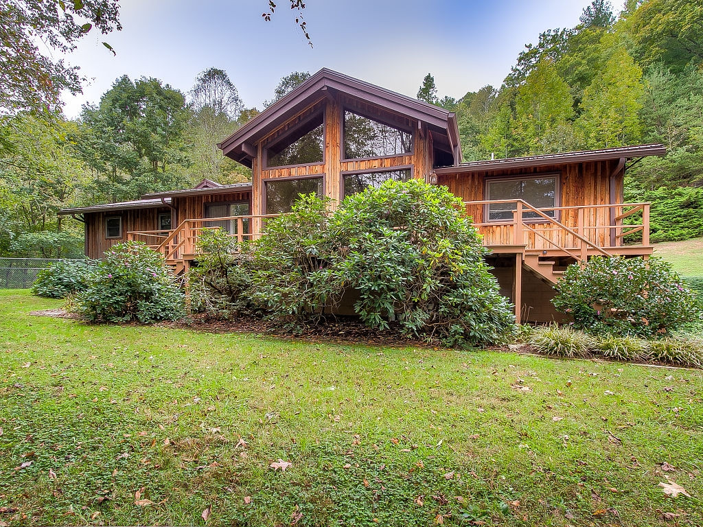 301 Hickory Hill Road Erwin, TN 37650 - Photo 1 of 36 Front View