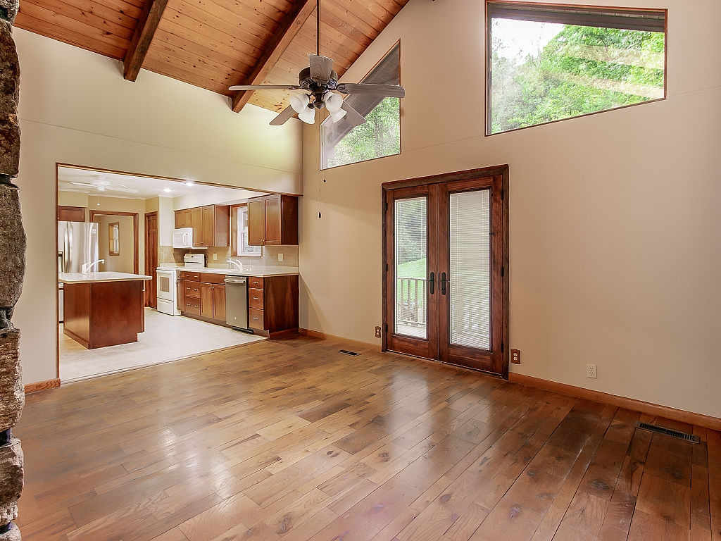 301 Hickory Hill Road Erwin, TN 37650 - Photo 8 of 36 Kitchen attached to dining