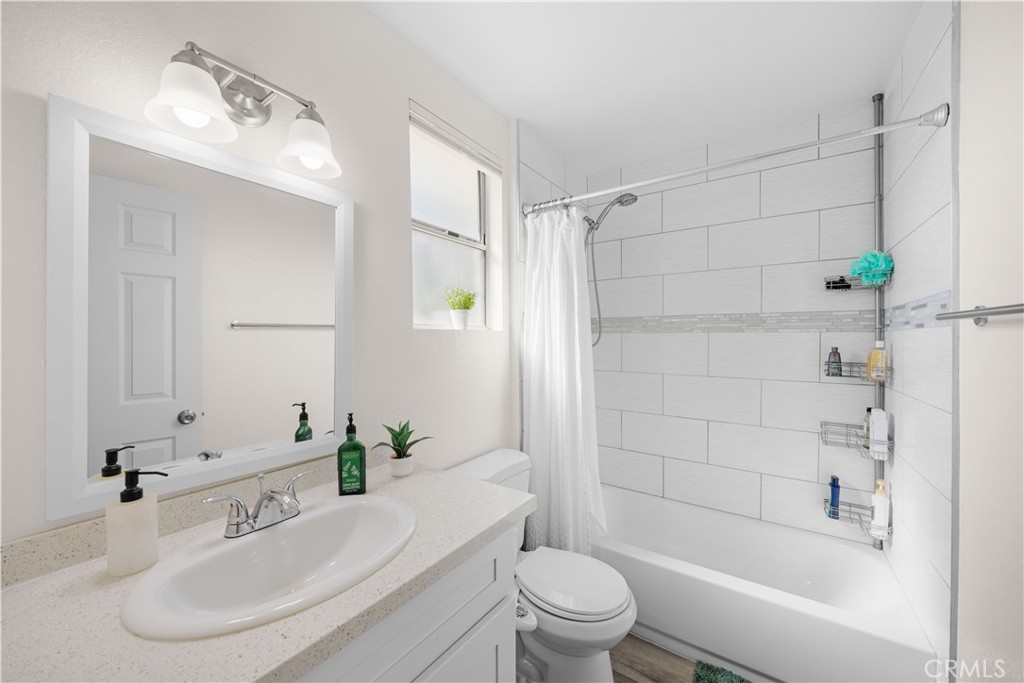 6616 Brighton Place Rancho Cucamonga, CA 91737 - Photo 15 of 18 Hallway Bath