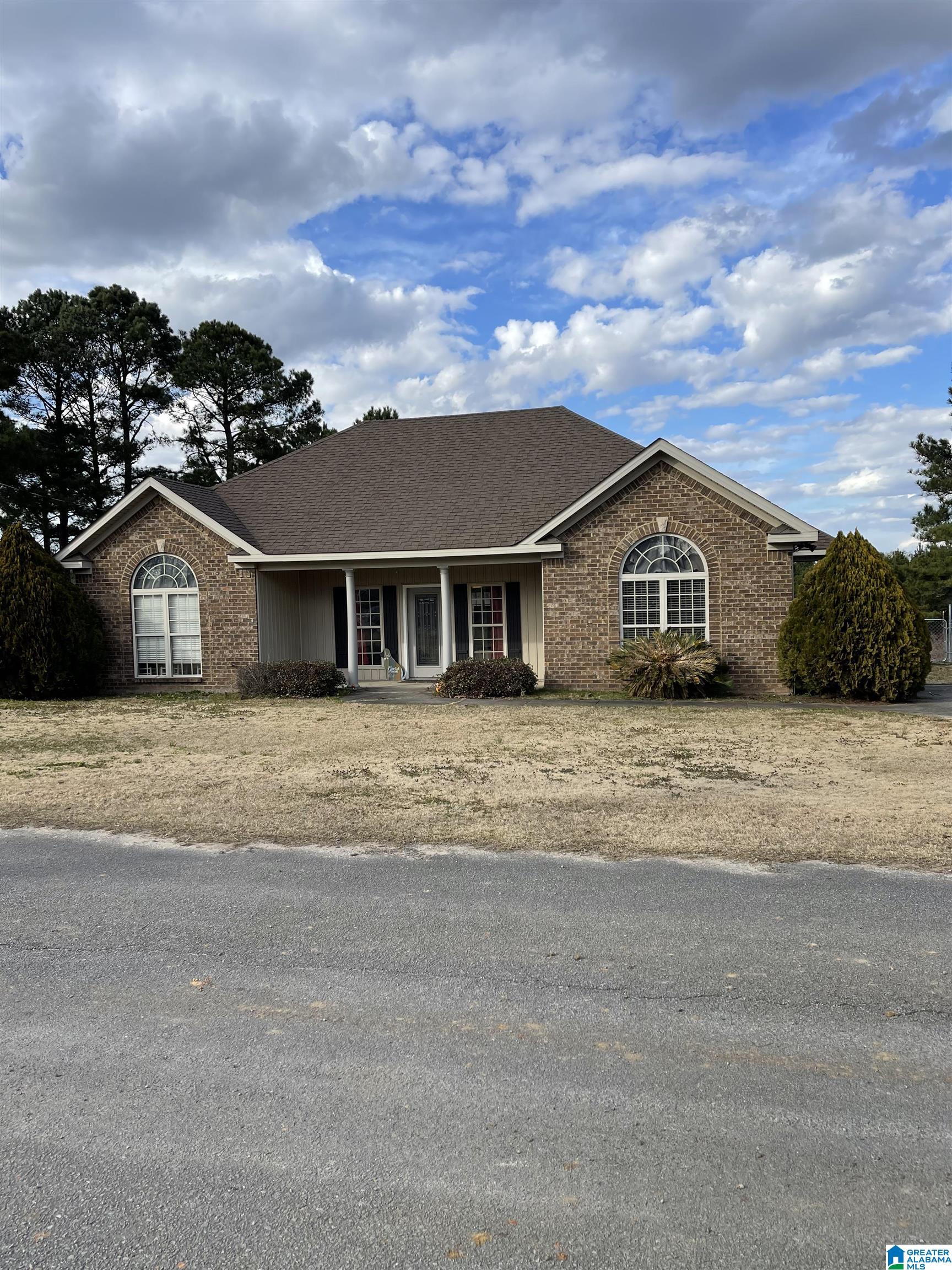 115 Colonial Circle Clanton, AL 35045 - Photo 2 of 23