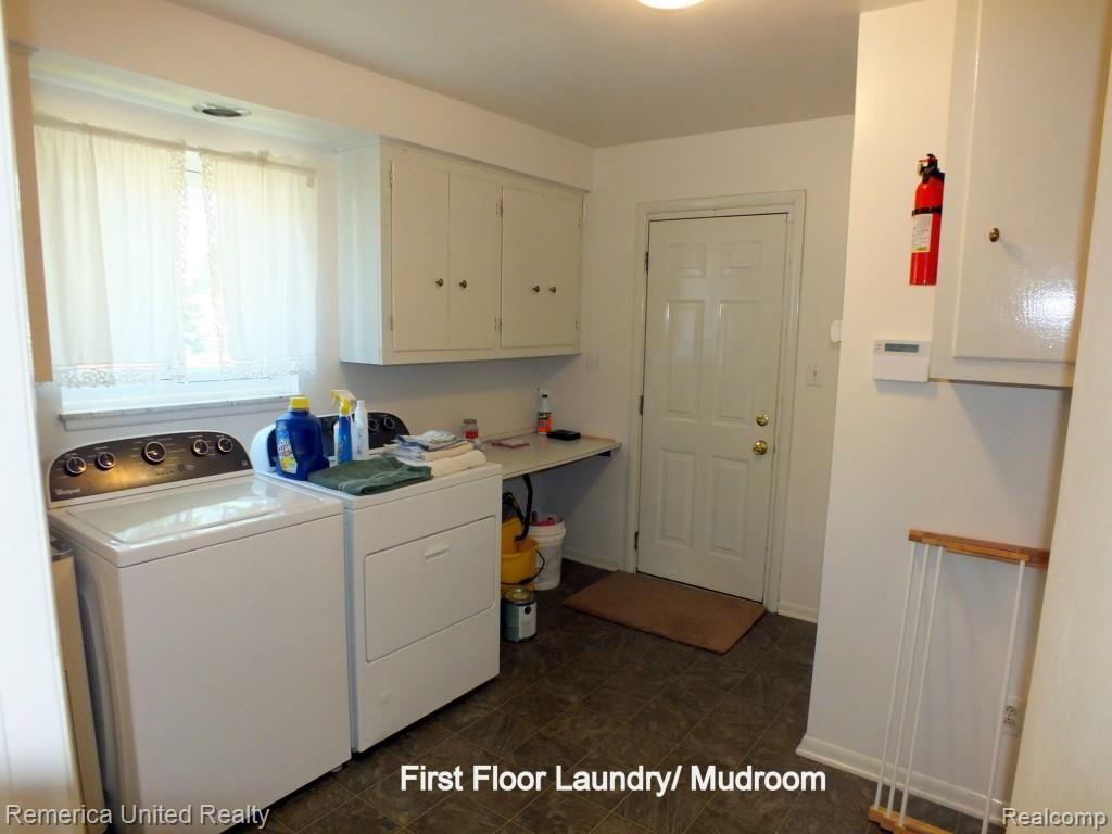 18551 Inkster Road Livonia, MI 48152 - Photo 17 of 30 Laundry Room.jpg