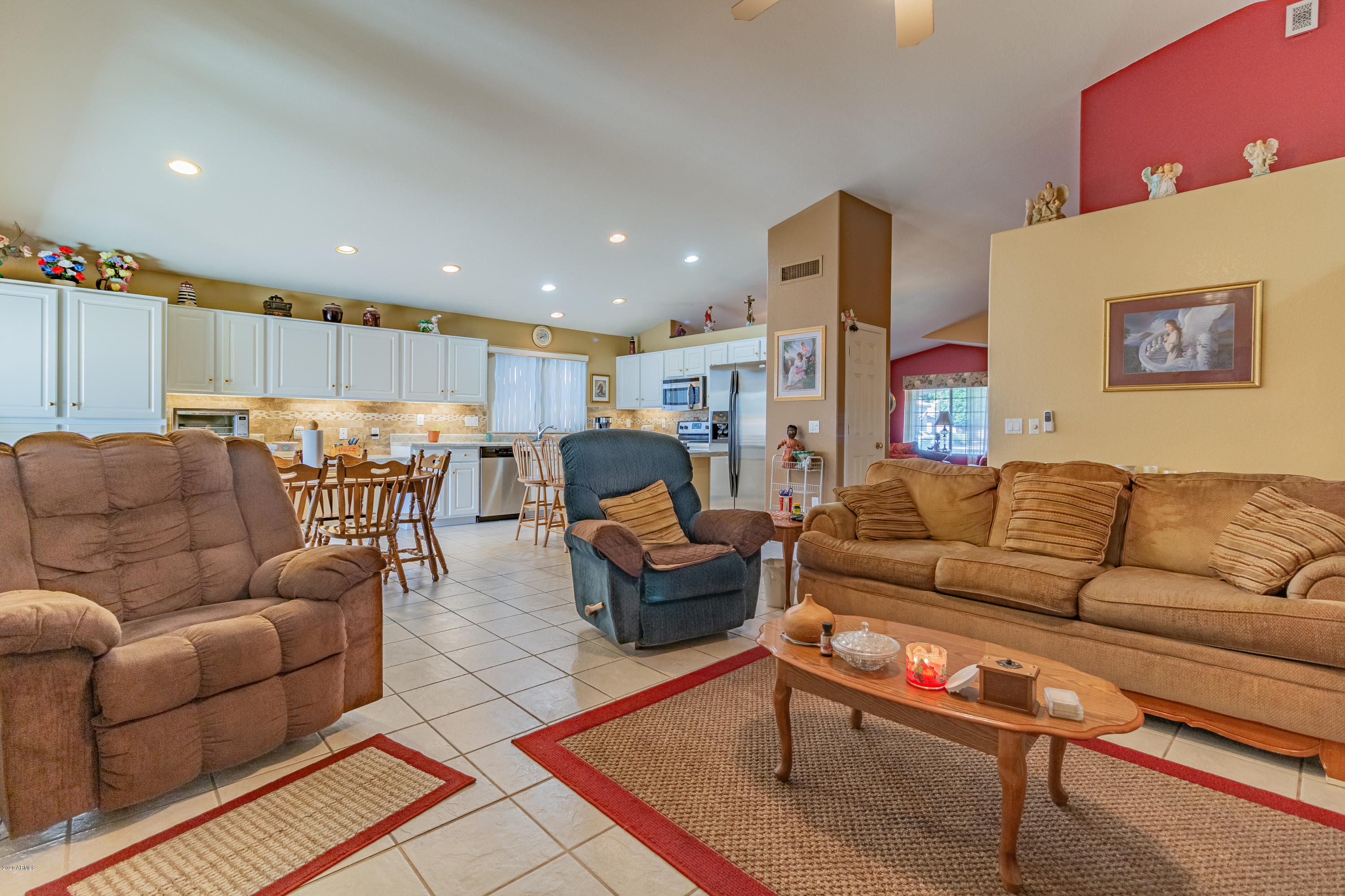 4027 West Charter Oak Road Phoenix, AZ 85029 - Photo 21 of 40 4027 W Charter Oak Rd (18 of 41)