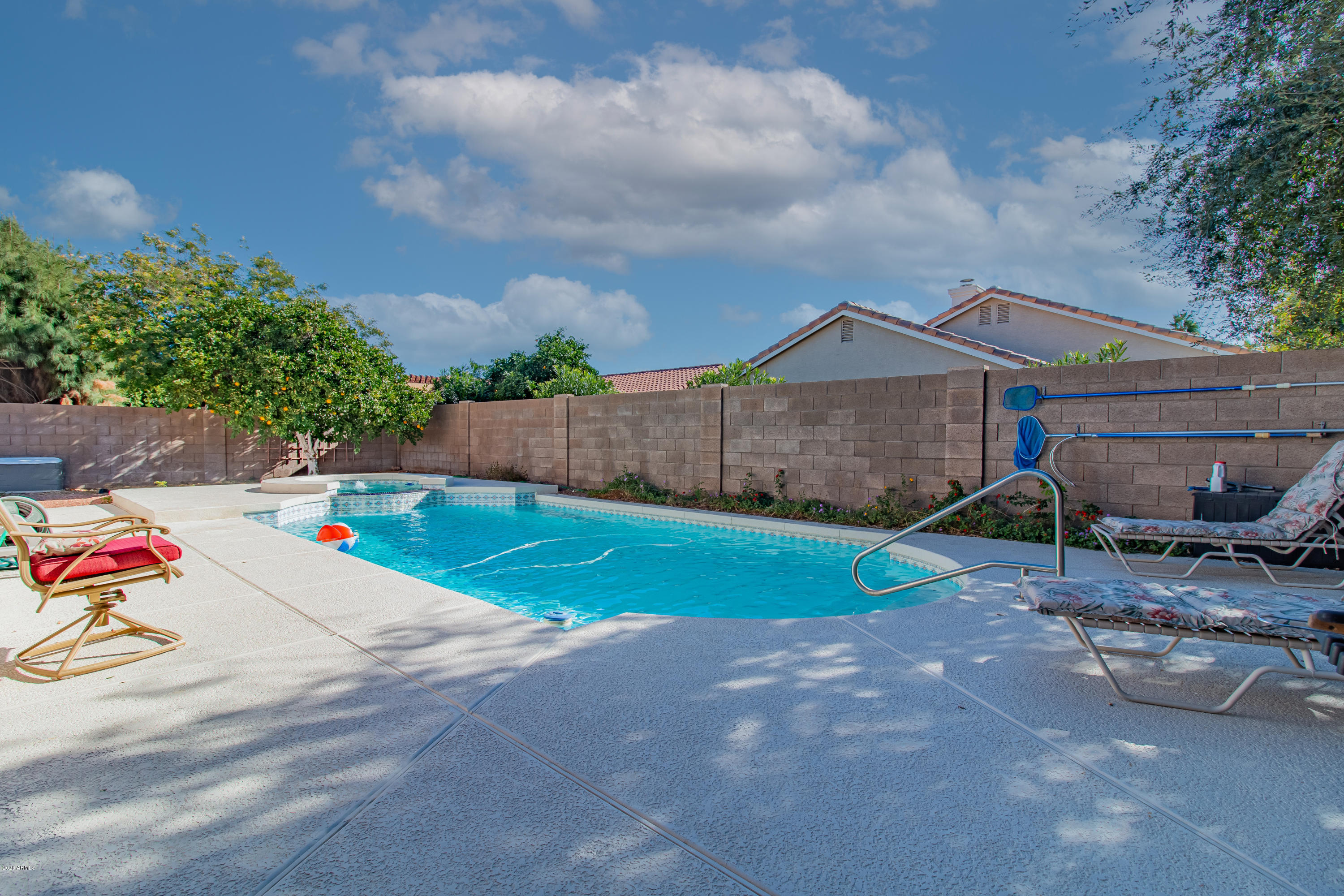 4027 West Charter Oak Road Phoenix, AZ 85029 - Photo 4 of 40 4027 W Charter Oak Rd (30 of 41)