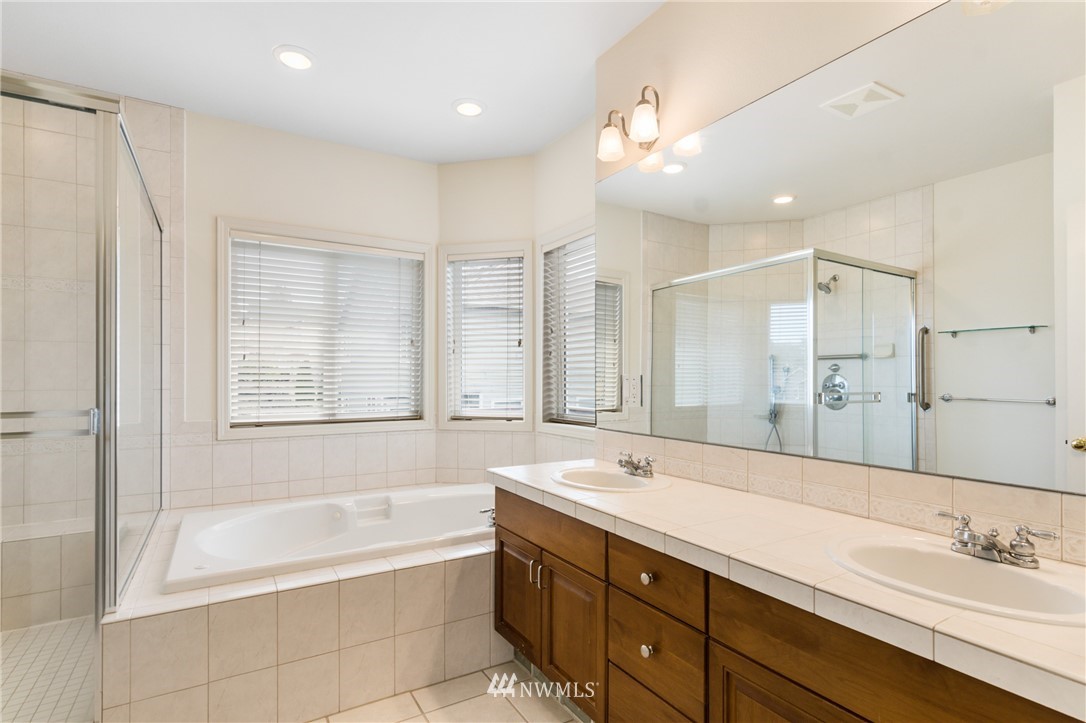 2786 Tracyton Beach Road Northwest Bremerton, WA 98310 - Photo 11 of 25