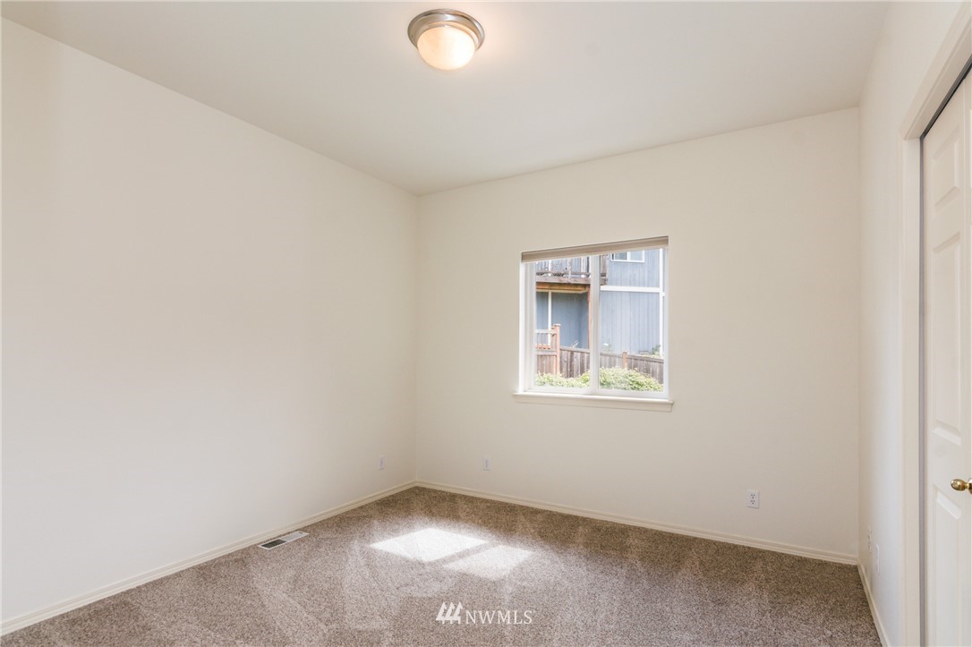 2786 Tracyton Beach Road Northwest Bremerton, WA 98310 - Photo 12 of 25