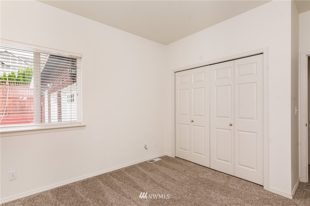2786 Tracyton Beach Road Northwest Bremerton, WA 98310 - Photo 13 of 25