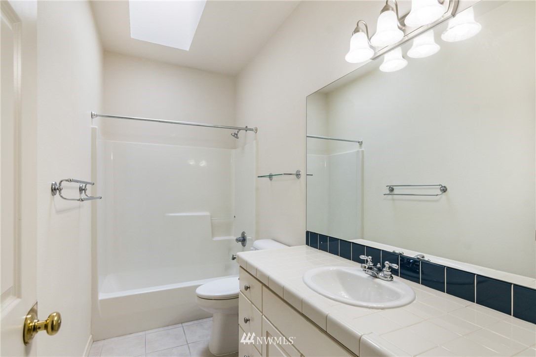 2786 Tracyton Beach Road Northwest Bremerton, WA 98310 - Photo 14 of 25