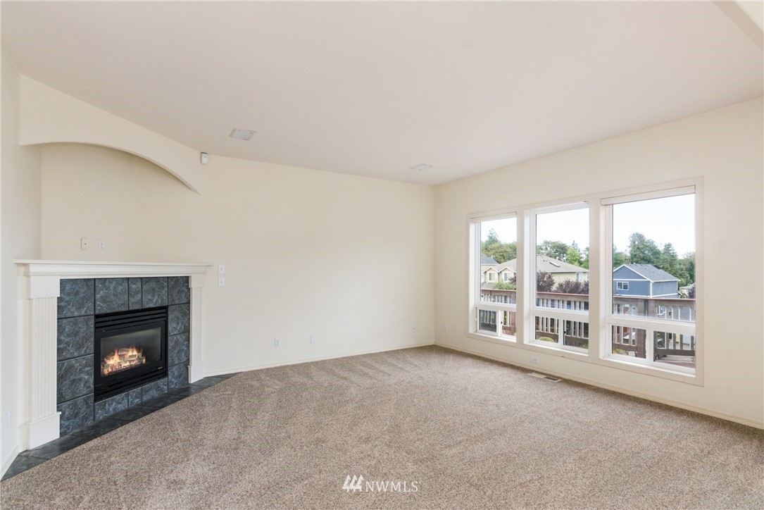 2786 Tracyton Beach Road Northwest Bremerton, WA 98310 - Photo 3 of 25