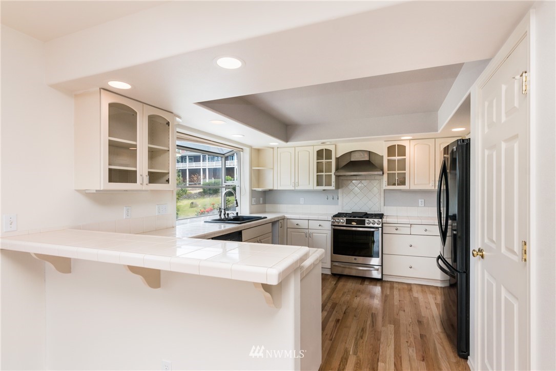 2786 Tracyton Beach Road Northwest Bremerton, WA 98310 - Photo 5 of 25