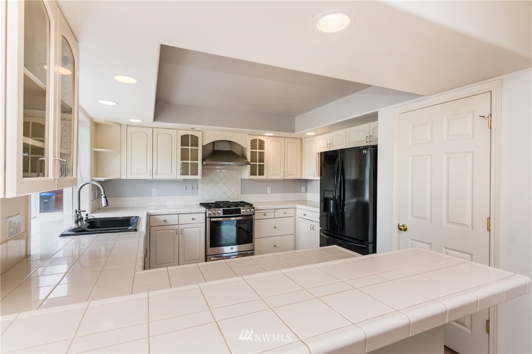 2786 Tracyton Beach Road Northwest Bremerton, WA 98310 - Photo 6 of 25