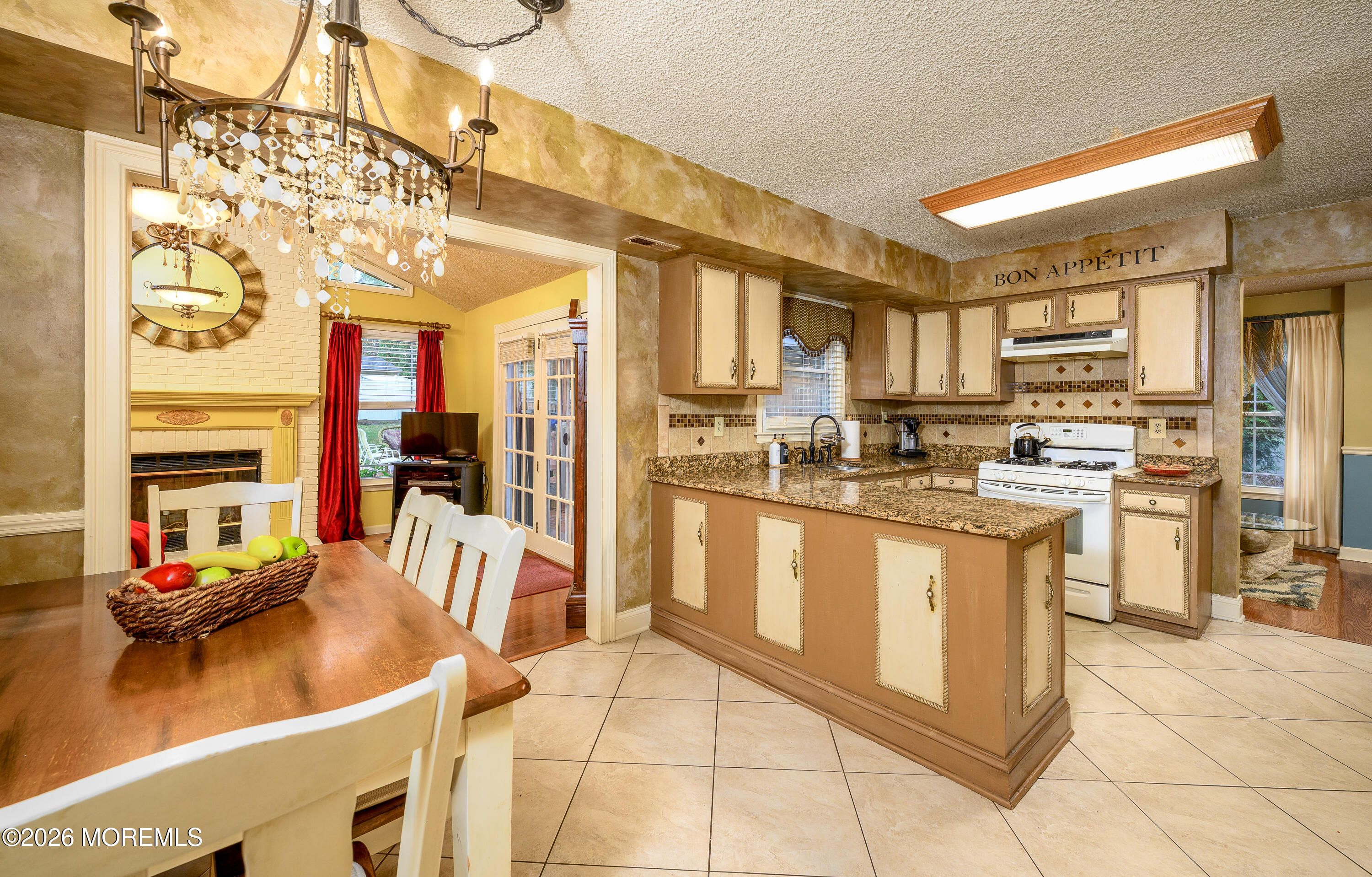 4 Boston Court Howell, NJ 07731 - Photo 14 of 40 Kitchen