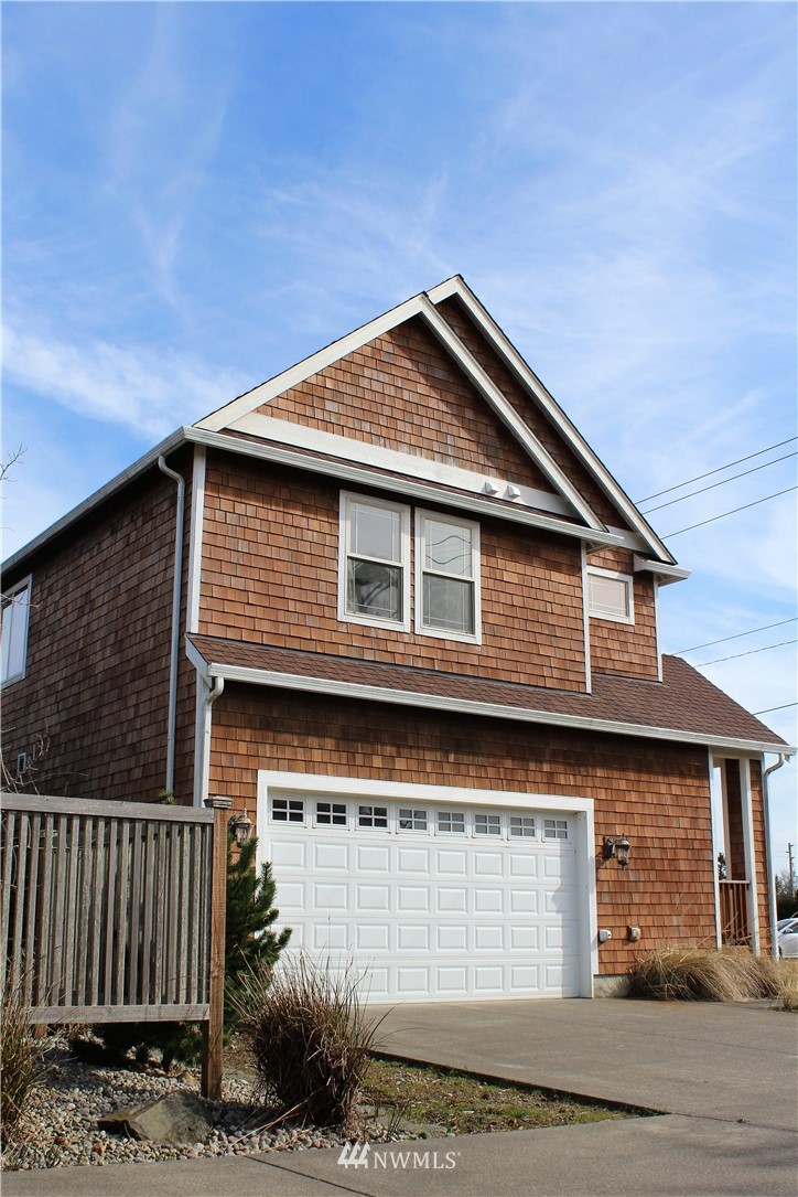 204 Pioneer Road West Long Beach, WA 98631 - Photo 1 of 25