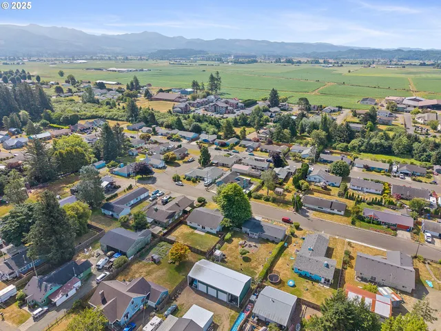 $398,000 | 3602 Walnut Lane, Tillamook, OR 97141