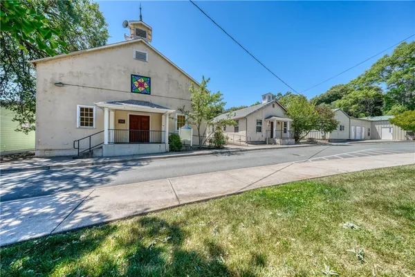 $595,000 | 12487 The Plaza, Clearlake Oaks, CA 95423