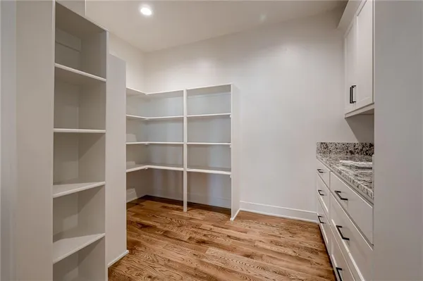 $820,000 | 2717 Northeast 91st Place, Kansas City, MO 64156