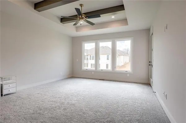 $820,000 | 2717 Northeast 91st Place, Kansas City, MO 64156