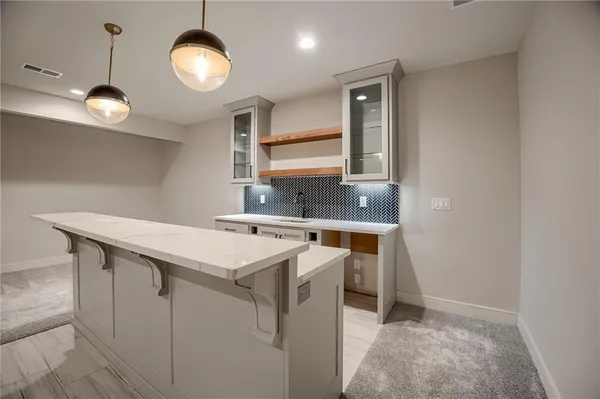 $820,000 | 2717 Northeast 91st Place, Kansas City, MO 64156