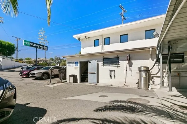 $3,200,000 | 3850 Foothill Boulevard, Glendale, CA 91214