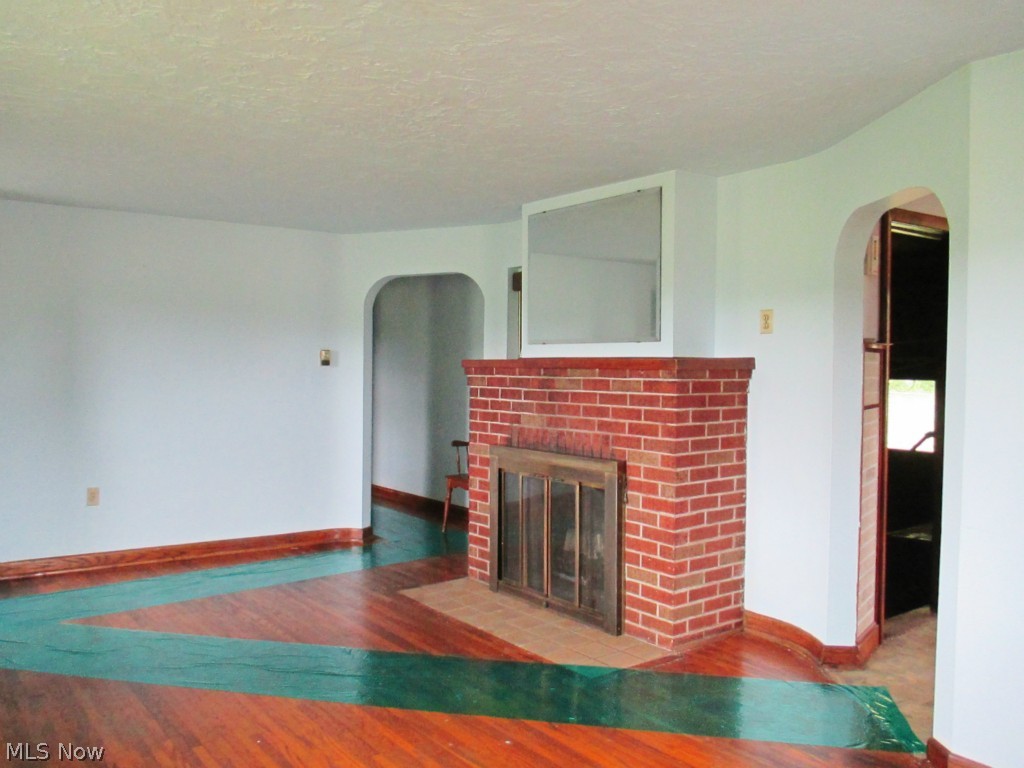 1732 Layer Road Leavittsburg, OH 44430 - Photo 3 of 24