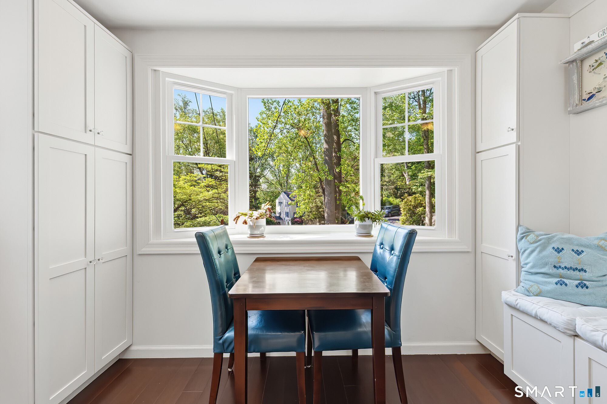 10 Birch Lane Ridgefield, CT 06877 - Photo 5 of 36 Breakfast nook with bay window