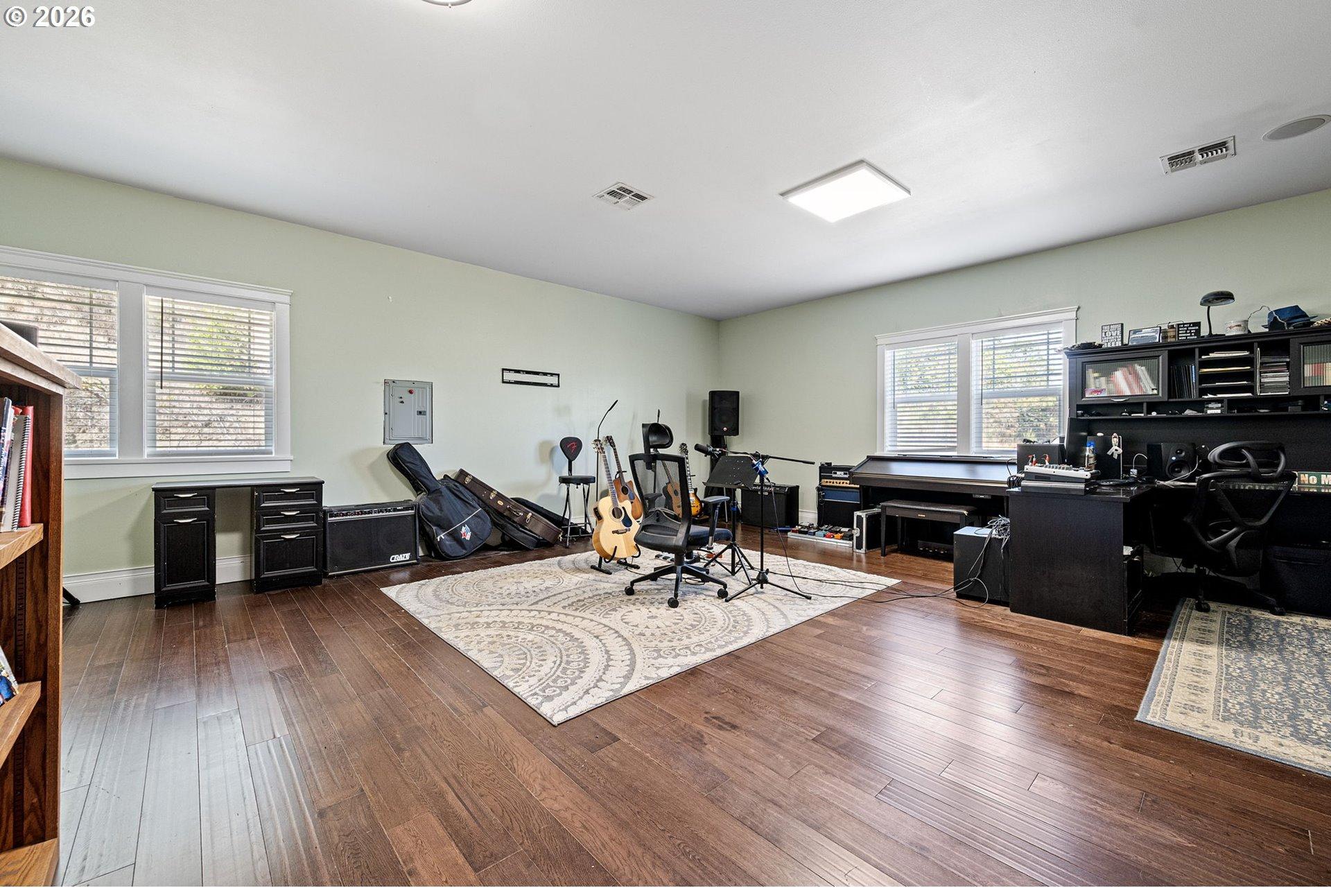 785 Mathis Hill Road Yoncalla, OR 97499 - Photo 42 of 48 Great Room