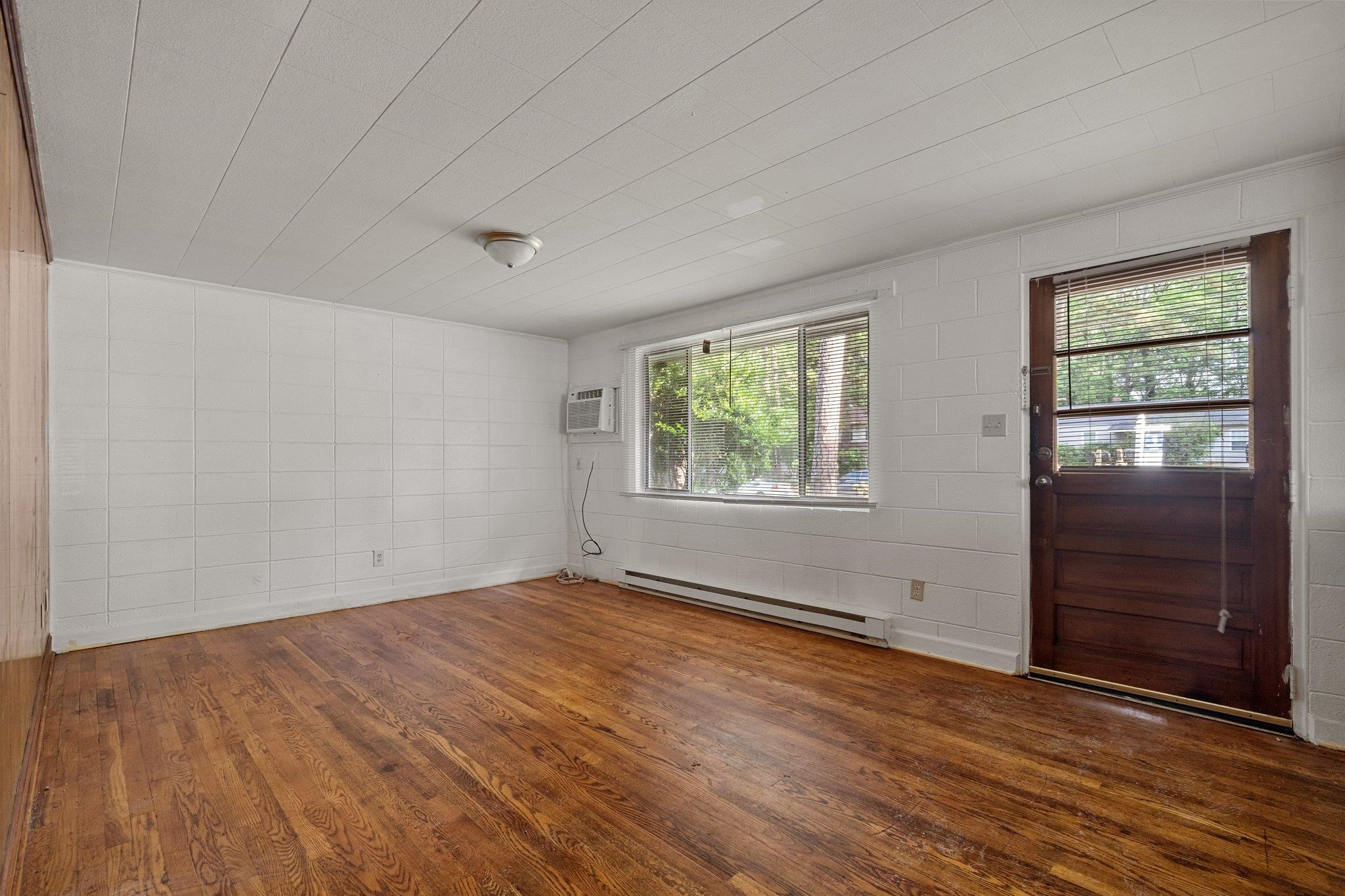 3811 Marcom Street Raleigh, NC 27606 - Photo 7 of 27 Photo 7