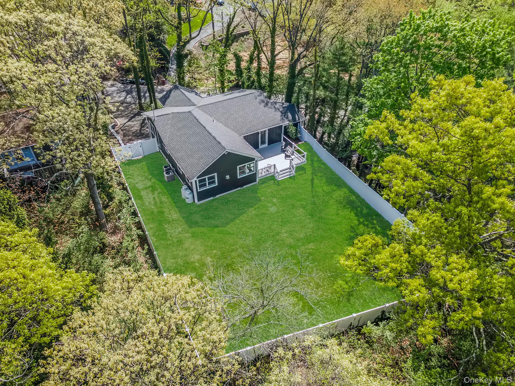 40 Friendly Road Smithtown, NY 11787 - Photo 34 of 38 Gallery Image 34