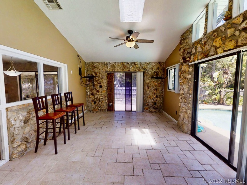 401 East Citrus Street Altamonte Springs, FL 32701 - Photo 14 of 36 a view of a livingroom with furniture and window