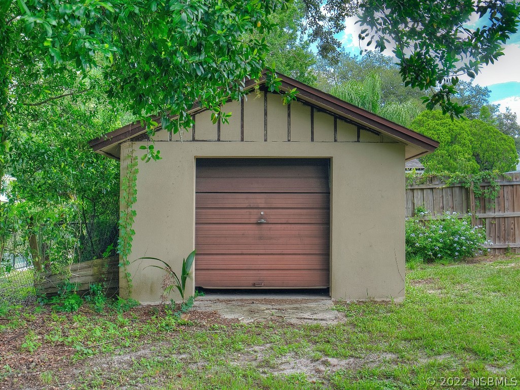 401 East Citrus Street Altamonte Springs, FL 32701 - Photo 30 of 36 a view of a house with a yard