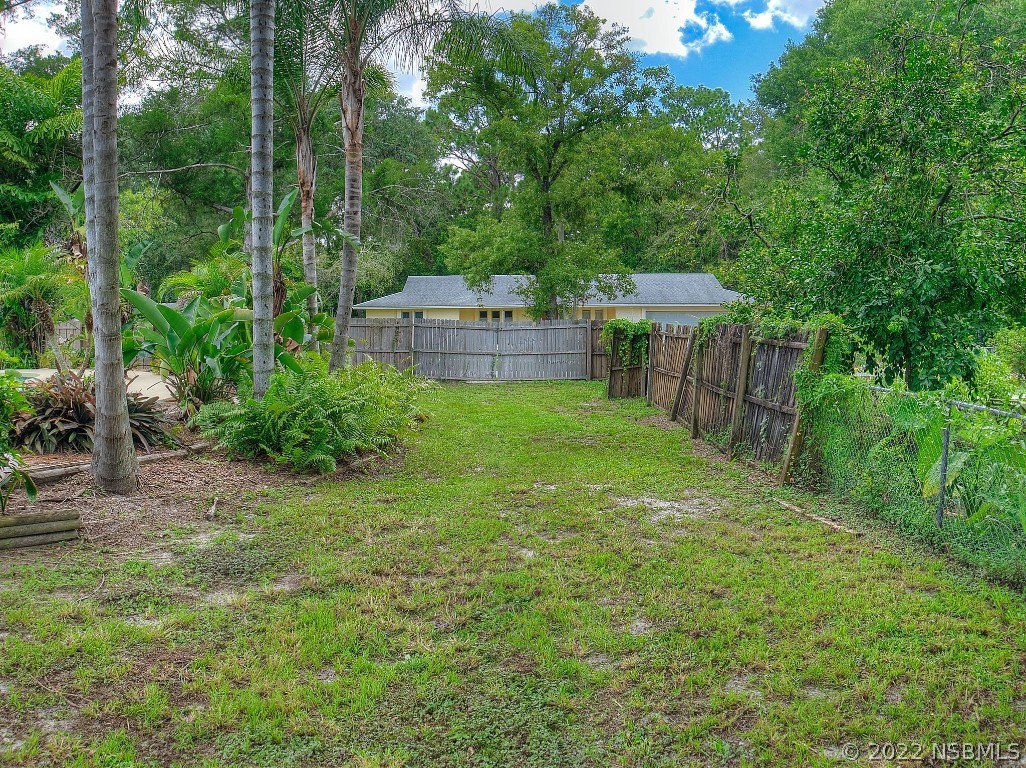 401 East Citrus Street Altamonte Springs, FL 32701 - Photo 34 of 36 a view of a backyard with sitting area