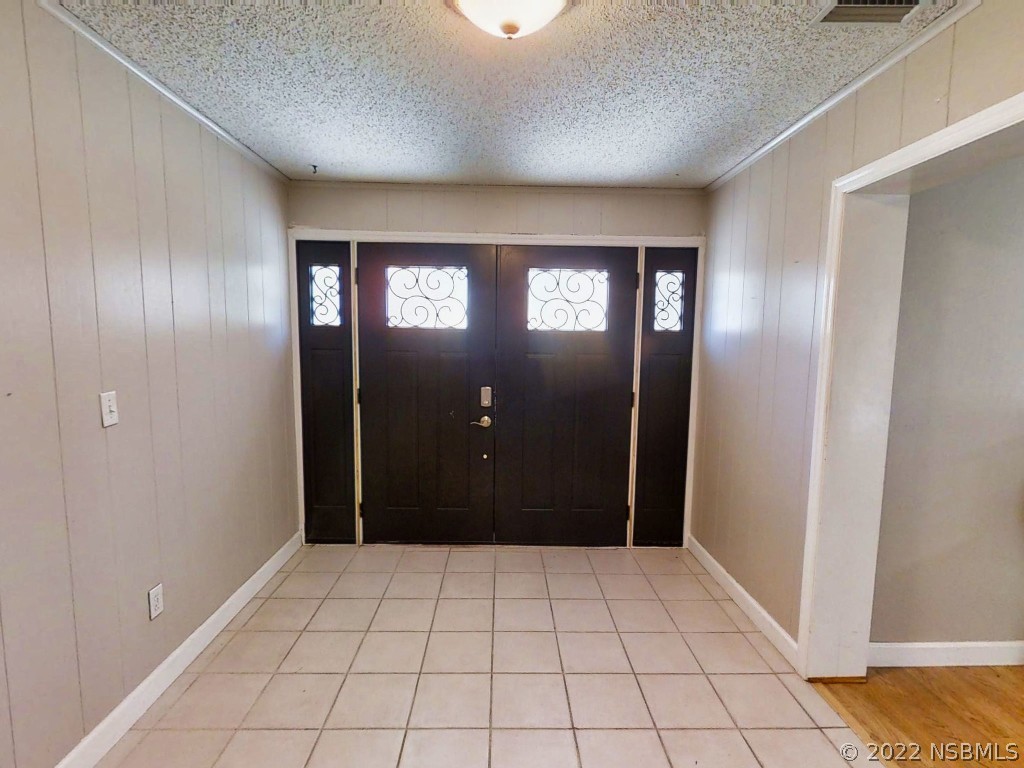 401 East Citrus Street Altamonte Springs, FL 32701 - Photo 7 of 36 a view of a hallway