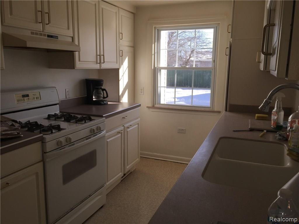 21455 Meridian Road Grosse Ile, MI 48138 - Photo 11 of 30 IMG_0883.JPG