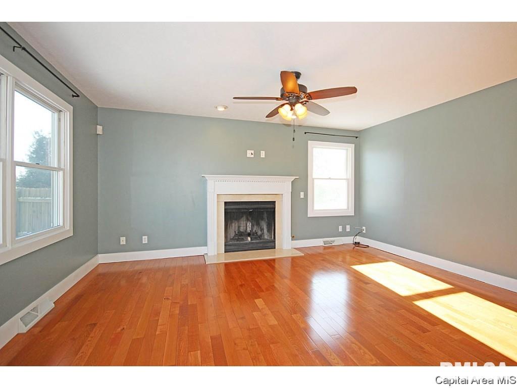 12700 Manning Road Glenarm, IL 62536 - Photo 3 of 32
