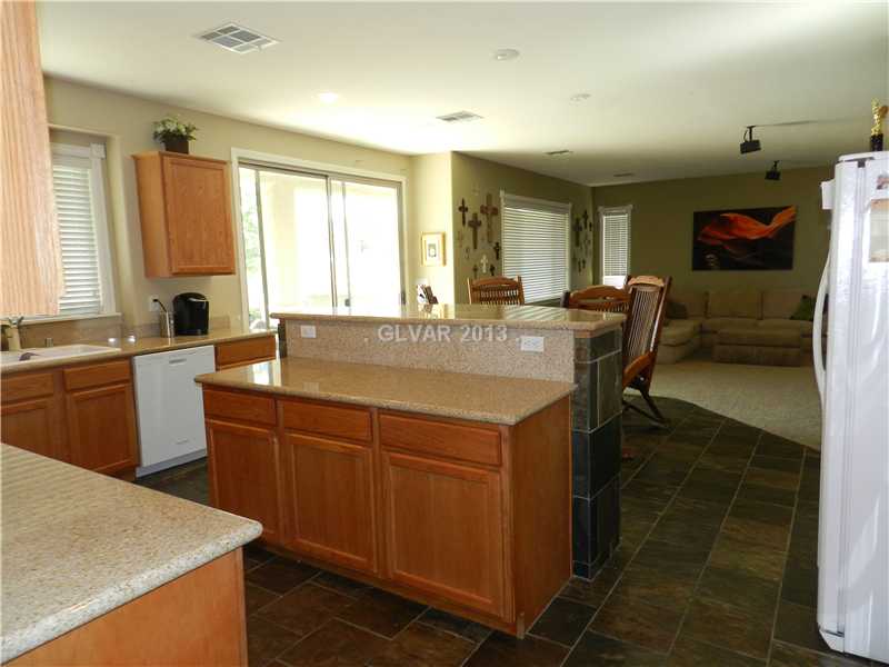 853 Wintersweet Road Henderson, NV 89015 - Photo 29 of 32 Kitchen.