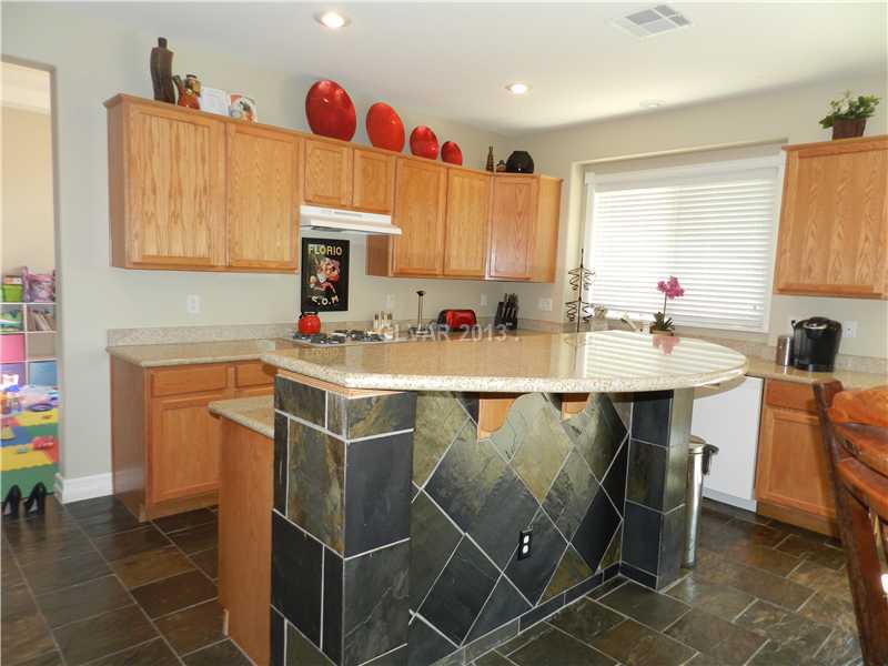 853 Wintersweet Road Henderson, NV 89015 - Photo 7 of 32 Kitchen.