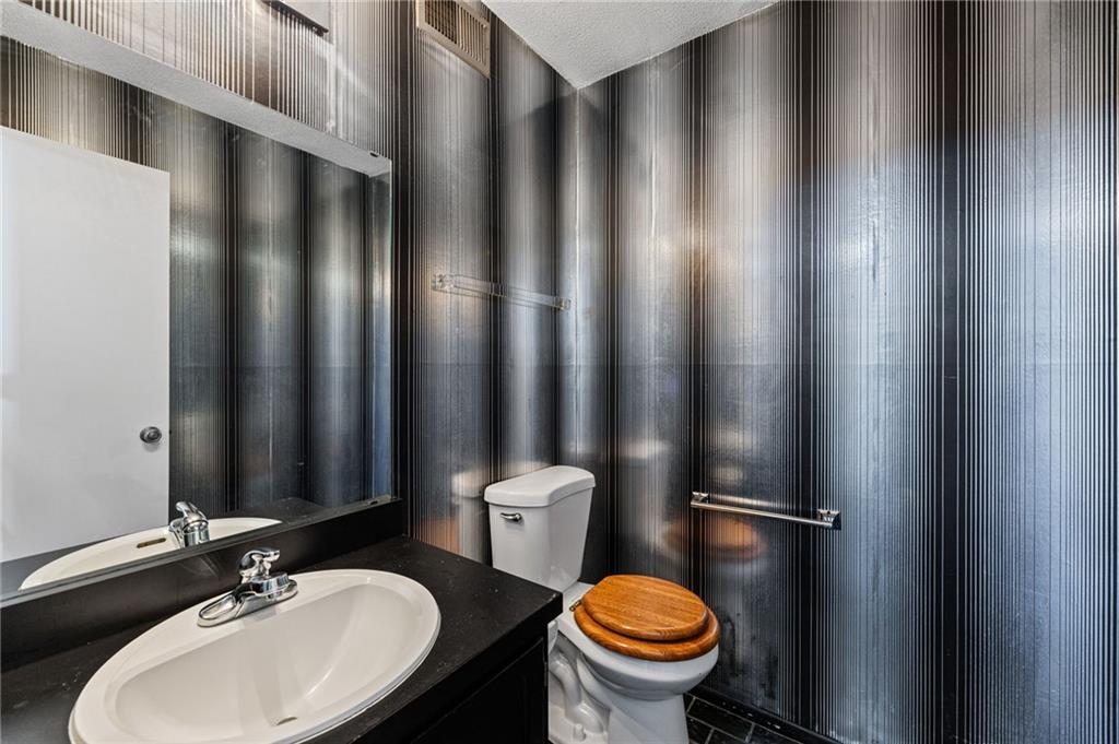 10851 Rosehill Road Overland Park, KS 66210 - Photo 15 of 28