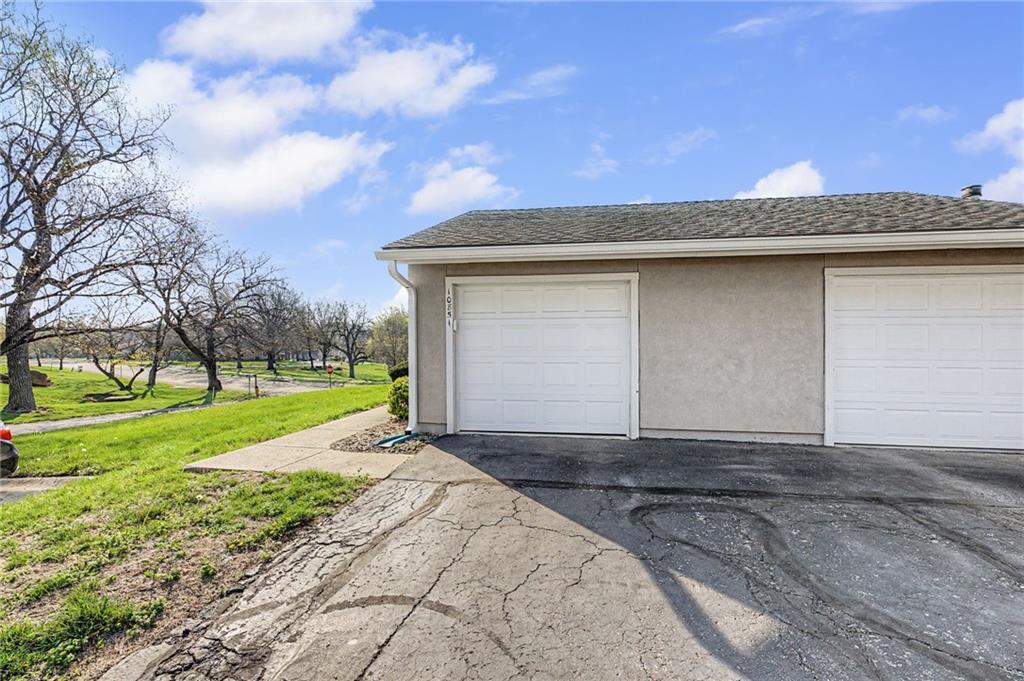 10851 Rosehill Road Overland Park, KS 66210 - Photo 26 of 28